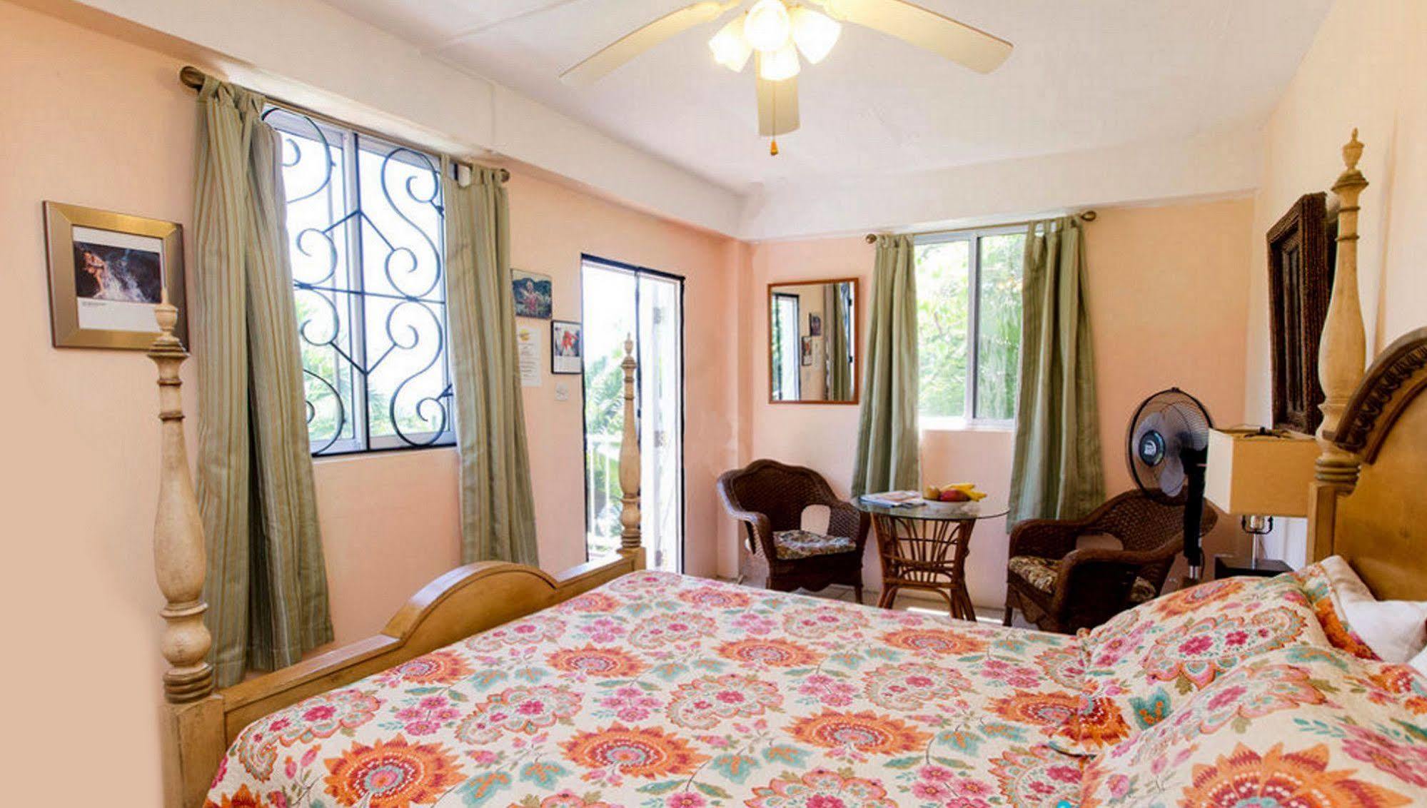 Nature'S Paradise Bed & Breakfast Marigot Bay Ngoại thất bức ảnh