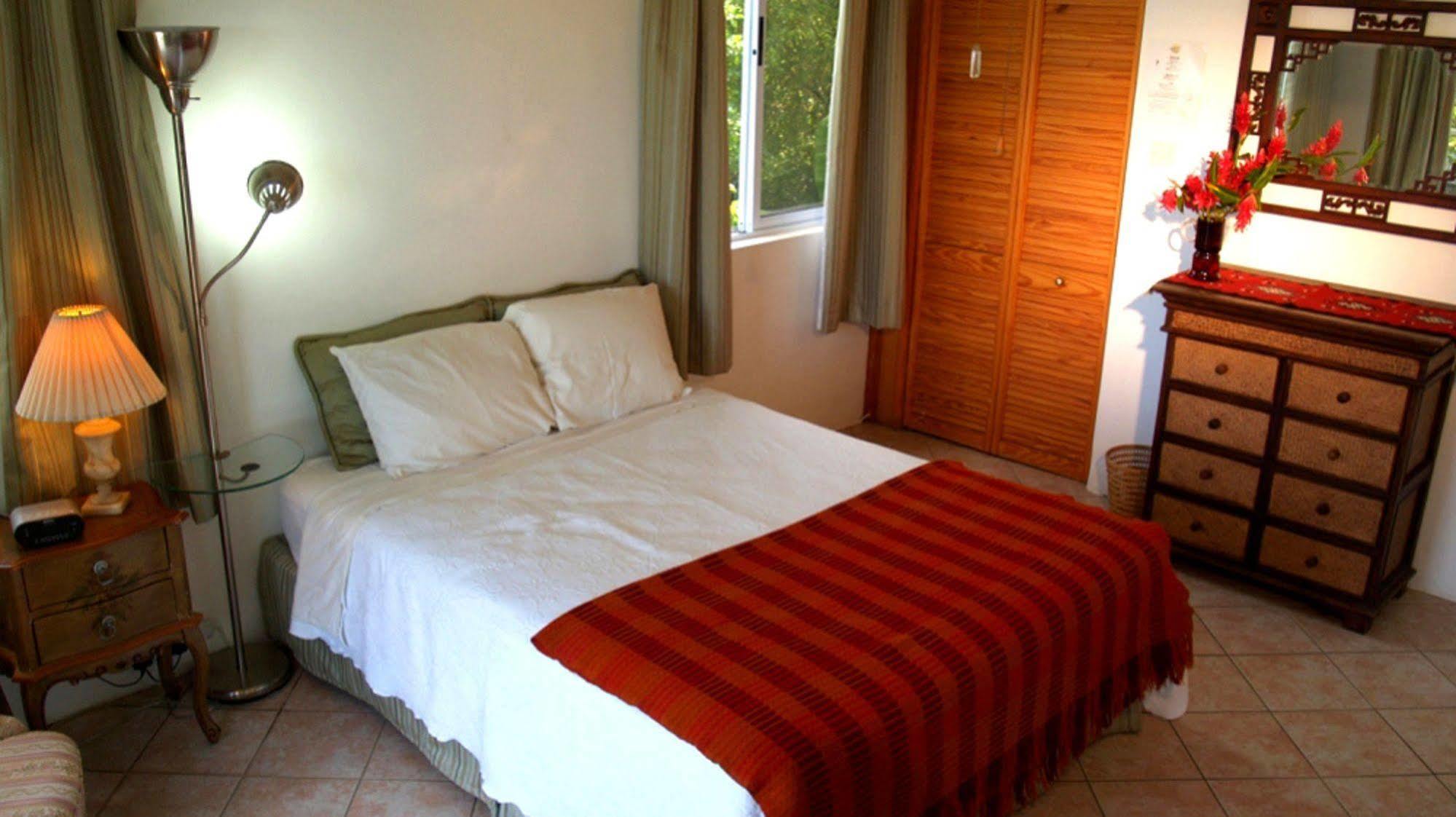 Nature'S Paradise Bed & Breakfast Marigot Bay Ngoại thất bức ảnh