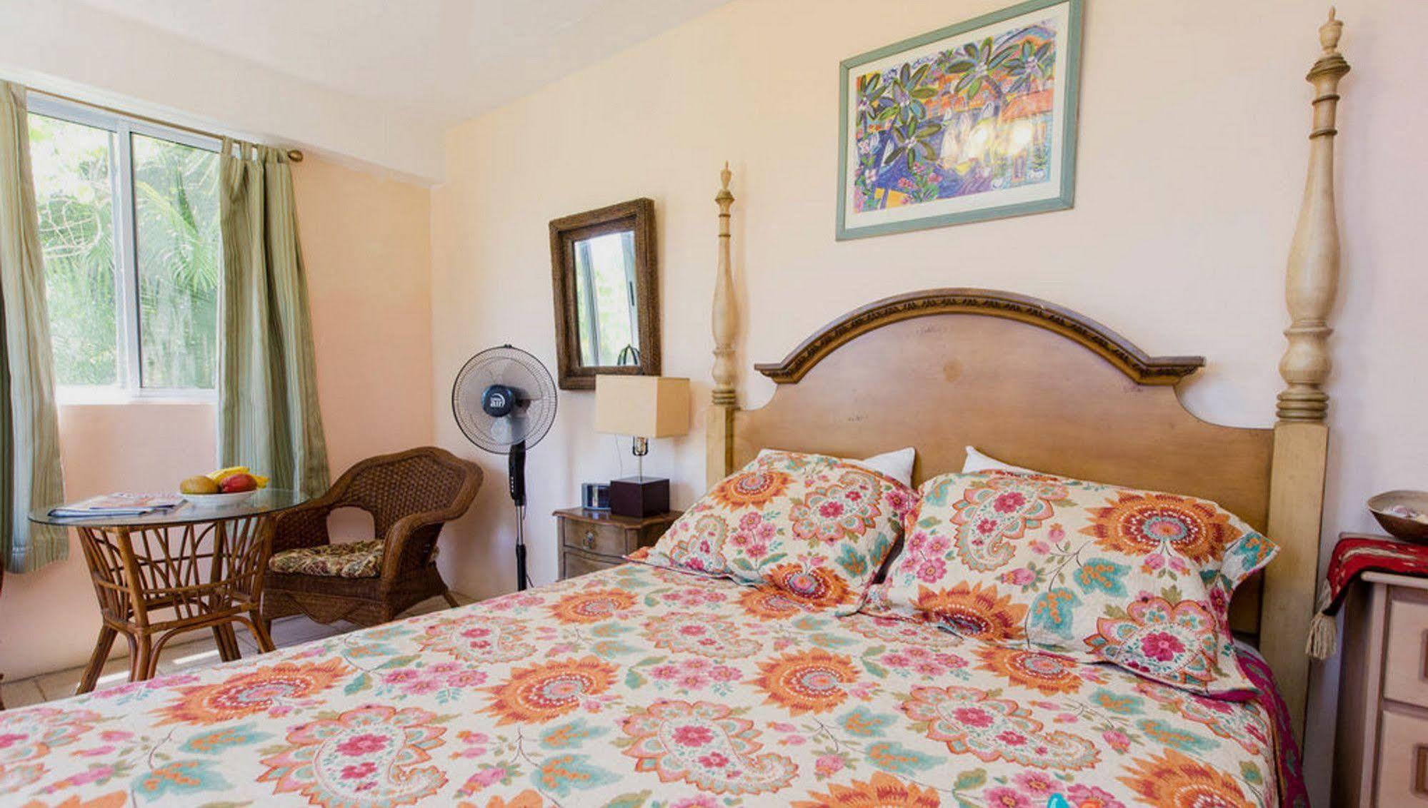 Nature'S Paradise Bed & Breakfast Marigot Bay Ngoại thất bức ảnh