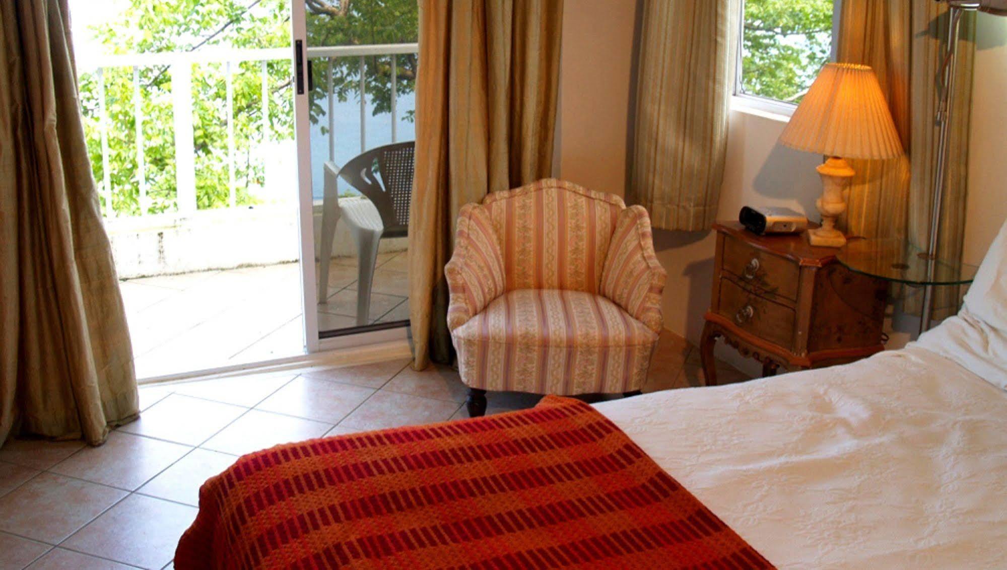 Nature'S Paradise Bed & Breakfast Marigot Bay Ngoại thất bức ảnh