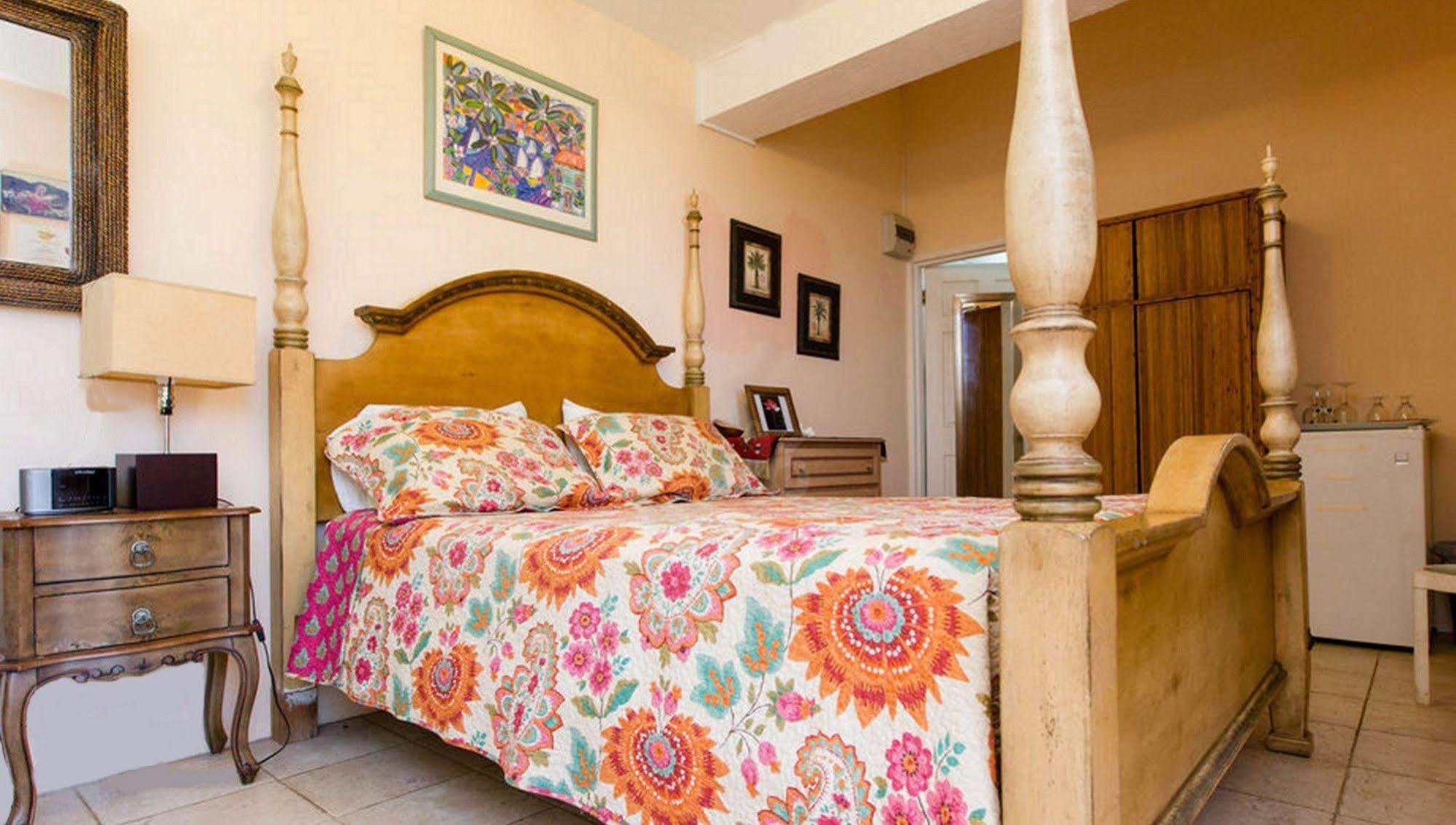 Nature'S Paradise Bed & Breakfast Marigot Bay Ngoại thất bức ảnh